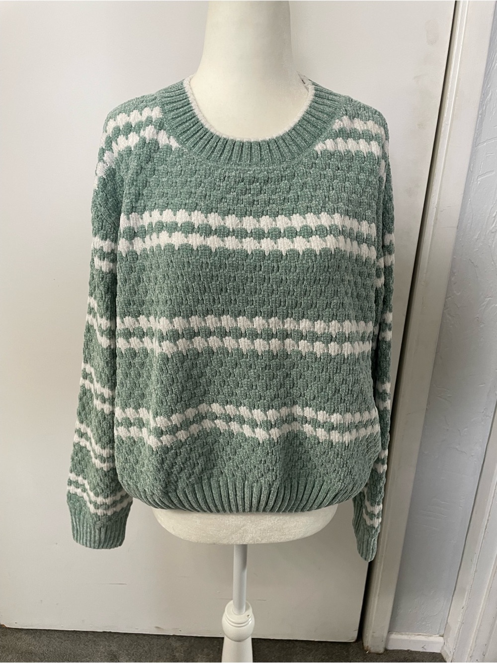 Chic Happens Sage Green Sweater Size XL